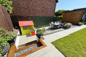 Southerly Rear Garden Feature- click for photo gallery